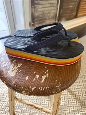 hari mari Women's Navy Flip Flop Sandals - rainbow 🌈